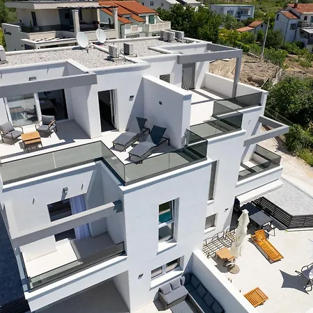 Flora Villa