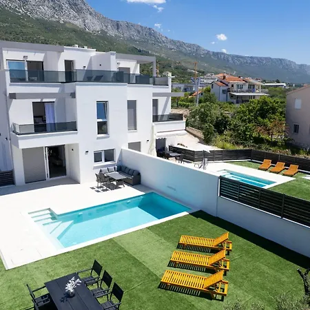 Villa Flora Kaštela